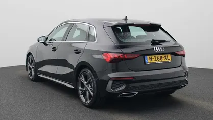 Zwart Occasion 2022 Audi A3 Sportback Design Hatchback | € 28.400 (Eerlijke prijs)