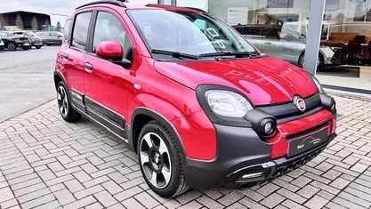 Occasion Fiat Panda Cross Cross 69 PK (50 kW) 2024 Rood Hatchback