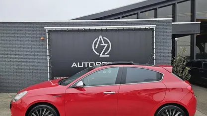 Occasion 2011 Alfa Romeo Giulietta Distinctive Hatchback | € 2.999 (Super prijs)