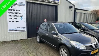 Occasion 2008 Dacia Sandero Lauréate Hatchback | € 1.450 (Eerlijke prijs)
