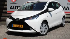 Wit Gebruikt 2018 Toyota Aygo X-play Hatchback | € 10.450 (Eerlijke prijs)