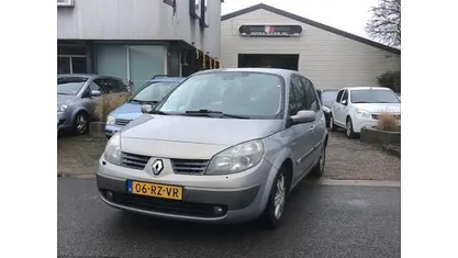 Beige Gebruikt 2005 Renault Scénic II MPV | € 995 (Goede deal)