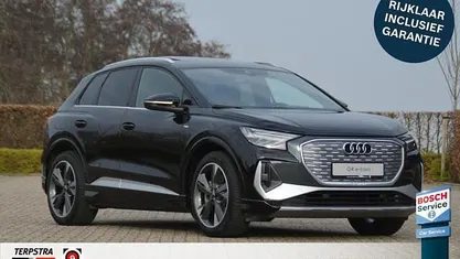 Zwart (metallic) Occasion 2024 Audi Q4 e-tron Basis SUV | € 41.950 (Goede deal)
