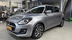 Grijs Gebruikt 2023 Suzuki Swift Style Hatchback | € 17.850 (Eerlijke prijs)