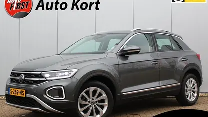 Grijs Gebruikt 2022 VW T-Roc R-line SUV | € 25.950 (Eerlijke prijs)
