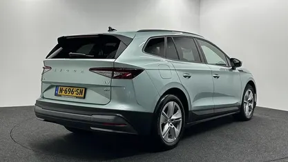 Grijs Occasion 2021 Skoda Enyaq iV SUV | € 20.000 (Goede deal)