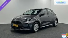 Grijs Gebruikt 2021 Toyota Yaris Hybrid Active Hatchback | € 18.000 (Eerlijke prijs)