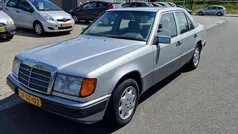 Grijs Gebruikt 1991 Mercedes E230 Sedan | € 2.900
