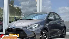 Gebruikt 2021 Toyota Yaris Hybrid Hatchback | € 18.950 (Eerlijke prijs)