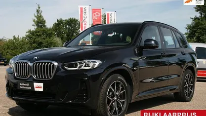 Zwart Gebruikt 2022 BMW X3 Executive SUV | € 49.950 (Eerlijke prijs)