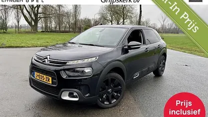 Zwart (metallic) Occasion 2020 Citroën C4 Shine SUV | € 14.950 (Eerlijke prijs)