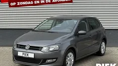 Grijs, metallic lak Gebruikt 2013 VW Polo Highline Hatchback | € 7.499 (Eerlijke prijs)