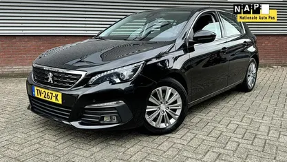 Zwart Gebruikt 2018 Peugeot 308 Allure Hatchback | € 14.650 (Eerlijke prijs)