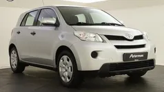 Grijs, metallic lak Gebruikt 2011 Toyota Urban Cruiser Comfort SUV | € 8.899 (Eerlijke prijs)