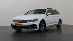 Wit Gebruikt 2022 VW Passat Business Stationwagen | € 30.730 (Eerlijke prijs)