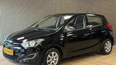 Zwart Gebruikt 2014 Hyundai i20 Hatchback | € 6.995 (Eerlijke prijs)