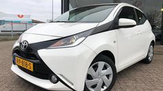 Gebruikt 2018 Toyota Aygo X-play Hatchback | € 9.995 (Eerlijke prijs)