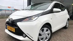 Gebruikt 2018 Toyota Aygo X-play Hatchback | € 9.995 (Eerlijke prijs)