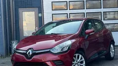 Rood Gebruikt 2016 Renault Clio IV Zen Hatchback | € 8.495 (Eerlijke prijs)