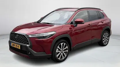 Rood Occasion 2025 Toyota Corolla Cross Style SUV | € 38.445 (Eerlijke prijs)