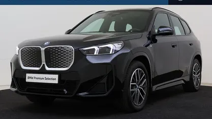Zwart Gebruikt 2025 BMW iX1 M Sport SUV | € 48.950 (Eerlijke prijs)