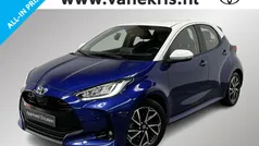 Blauw, metallic lak Gebruikt 2022 Toyota Yaris Hybrid Plus Hatchback | € 22.995 (Eerlijke prijs)