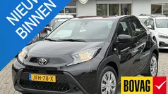 Gebruikt 2024 Toyota Aygo Play Hatchback | € 16.750 (Eerlijke prijs)