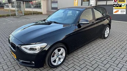 Zwart Occasion 2014 BMW 116 Executive Hatchback | € 8.999 (Eerlijke prijs)
