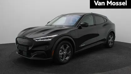 Zwart Gebruikt 2022 Ford Mustang Mach-E Standard Range SUV | € 29.645 (Eerlijke prijs)