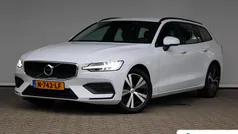 Wit Gebruikt 2021 Volvo V60 Momentum Stationwagen | € 25.895 (Goede deal)