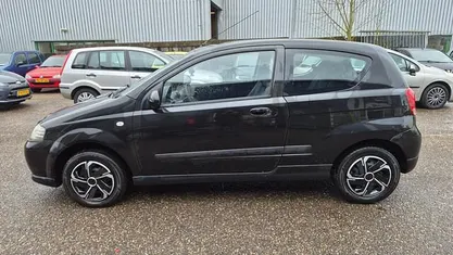 Occasion Chevrolet Kalos 72 PK (52 kW) 2008 Zwart (metallic) Hatchback