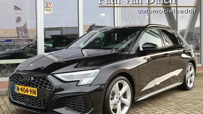 Zwart Gebruikt 2021 Audi A3 Sportback S-Line Hatchback | € 27.425 (Goede deal)