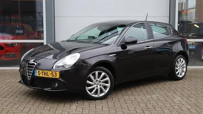 Gebruikt 2014 Alfa Romeo Giulietta Distinctive Hatchback | € 7.950 (Eerlijke prijs)