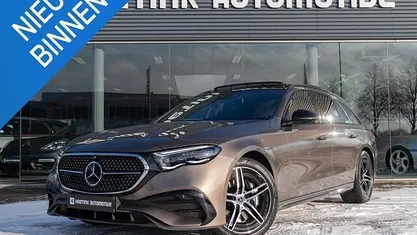 Bruin Gebruikt 2024 Mercedes E200 AMG line Sedan | € 61.940 (Eerlijke prijs)