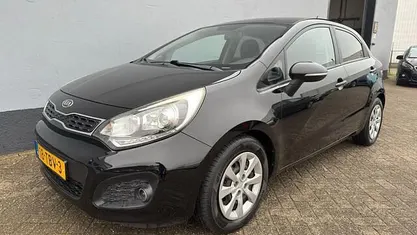 Zwart Occasion 2012 Kia Rio Plus Hatchback | € 5.750 (Eerlijke prijs)