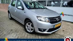 Grijs Gebruikt 2015 Dacia Sandero Lauréate Hatchback | € 6.495 (Eerlijke prijs)