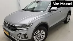 Grijs Gebruikt 2022 VW T-Roc Life SUV | € 23.900 (Eerlijke prijs)