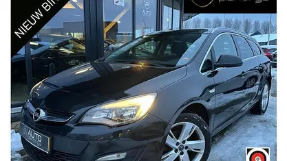 Zwart Occasion 2014 Opel Astra Stationwagen | € 4.445 (Eerlijke prijs)