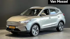 Grijs Gebruikt 2023 MG ZS Comfort Sedan | € 24.495 (Eerlijke prijs)
