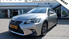 Grijs, metallic lak Gebruikt 2018 Lexus CT200h Business Edition Hatchback | € 16.895 (Eerlijke prijs)