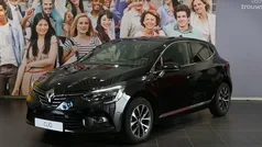 Noir étoilé gne (donker zwart metallic) Gebruikt 2022 Renault Clio V Techno Hatchback | € 15.595 (Eerlijke prijs)