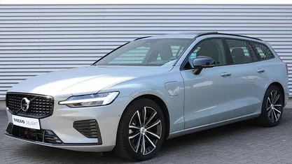 Grijs Gebruikt 2024 Volvo V60 Plus Stationwagen | € 41.750 (Eerlijke prijs)