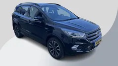 Zwart Gebruikt 2019 Ford Kuga Titanium SUV | € 18.500 (Eerlijke prijs)