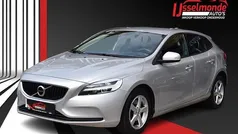 Zilver Gebruikt 2018 Volvo V40 Stationwagen | € 15.940 (Eerlijke prijs)
