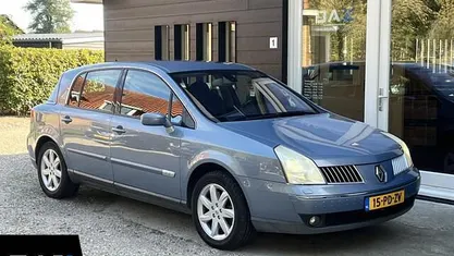 Blauw Gebruikt 2004 Renault Vel Satis Hatchback | € 3.945 (Eerlijke prijs)