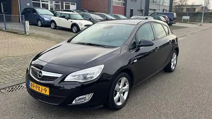Occasion Opel Astra Edition 101 PK (74 kW) 2011 Hatchback