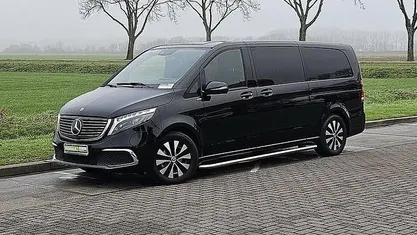 Zwart Occasion 2024 Mercedes EQV300 MPV | € 51.750 (Goede deal)