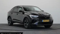 Zwart Gebruikt 2023 Renault Arkana Engineered SUV | € 28.445 (Eerlijke prijs)