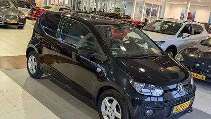 Occasion 2012 VW up! high up! Hatchback | € 4.644 (Eerlijke prijs)