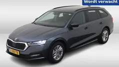 Grijs Gebruikt 2021 Skoda Octavia Business Line Stationwagen | € 20.950 (Eerlijke prijs)